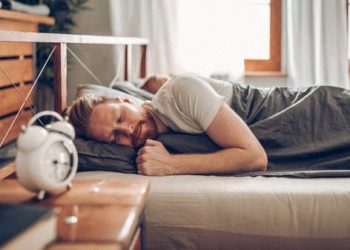 تجنبوا قيلولة النهار.. قد تؤدي للإصابة بالزهايمر