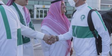 الأخضر يصل أبوظبي