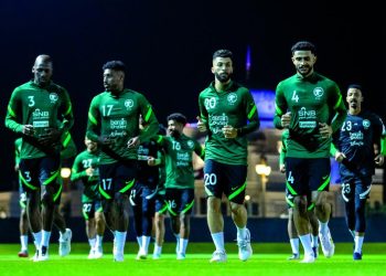 الأخضر يركز على الاستحواذ