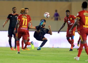 القادسية والوحدة في قمة الأولى