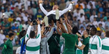 رينارد يتفوق على أجانب الأخضر