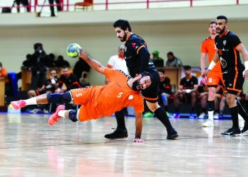 مضر والخليج يواصلان المنافسة