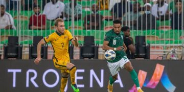 السعودية تهزم أستراليا وتنال الصدارة