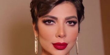 شاهد أيمن الذهبي يبكي في زفاف ابنته.. وأصالة تواسيه