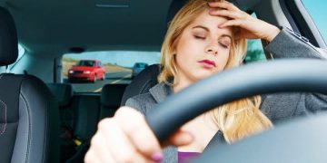 منها العدوى الفيروسية.. أمراض يُمنع المصابون بها من قيادة السيارة