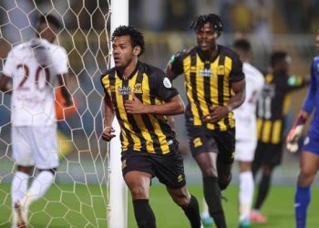 الاتحاد يهزم الشباب بثنائية ويبتعد بالصدارة