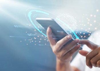 مستشعرات الهواتف الذكية تكشف أمراض القلب والعين!