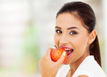 فوائد لا تتخيلها في تفاحة واحدة.. حتى إنها تخلصك من الكرش