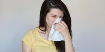 العدوى المشتركة لكورونا والإنفلونزا ترتبط بأمراض خطيرة والوفاة