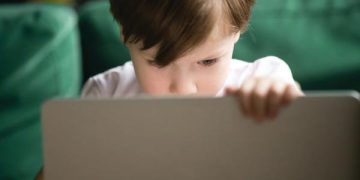 حل معتمد للحماية الأبوية من مخاطر الإنترنت