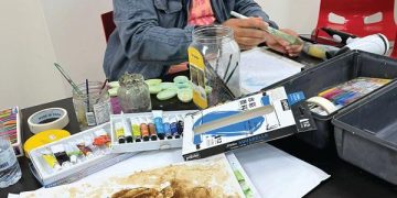 «تقنيات الرسم بالألوان المائية» في «جسفت» الدمام