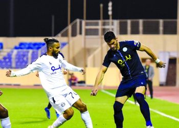 الأخدود يتوعد صدارة الخليج