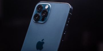 لمواجهة استنزاف بطارية آيفون وآيباد.. إليك هذا التحديث