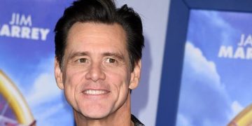 على خطى بروس ويليس.. جيم كاري: سأعتزل فاض بي الكيل!