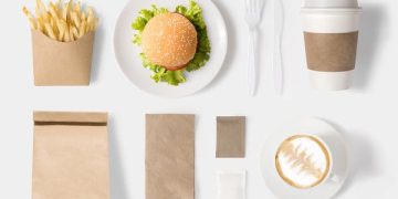 انتبه جيداً.. مواد خطيرة جداً في أغلفة الوجبات السريعة