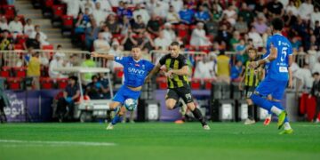 العقدة الزرقاء  تطارد العميد