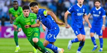 هلال آسيا يسطع بدرا