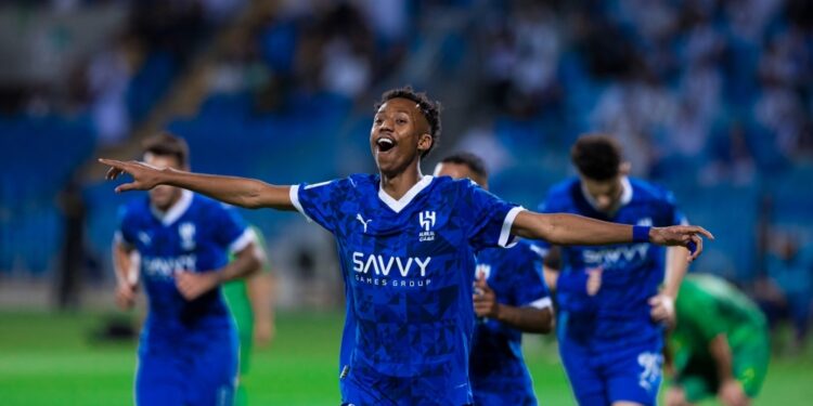 الهلال يتلذذ بتمزيق شباك المنافسين
