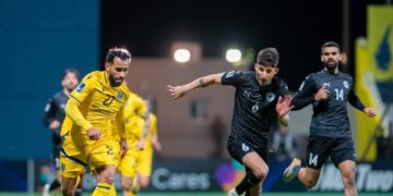 قمة آسيا للذئاب