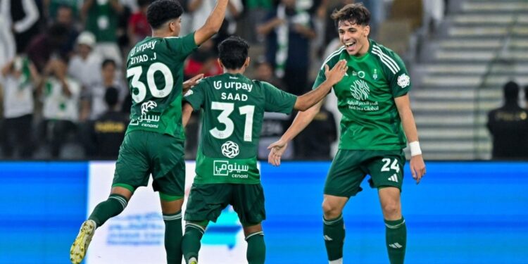 محرز يواصل تخصص صناعة الهدايا