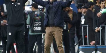 مدربان يعيدان هيبة الوطني