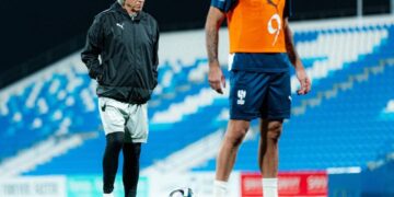 جيسوس يمر بموقف صعب