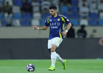 الهلال يضرب النصر بمدافع دولي