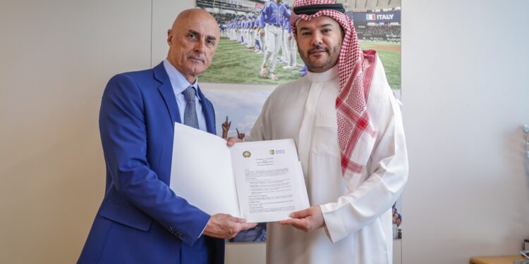 مذكرة تفاهم سعودية إيطالية في كرة القاعدة والكرة الناعمة
