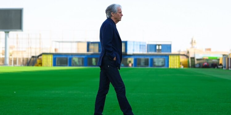 صرامة العجوز هل تعيد بريق الشمس؟