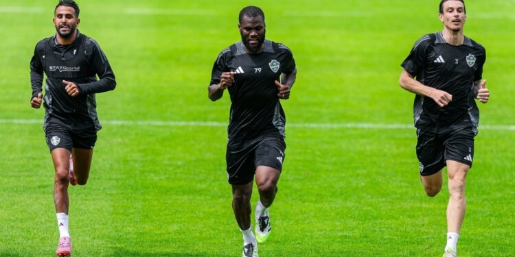 خطوة تفصل رئيس الأهلي عن الرحيل