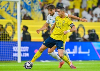 العالمي يضرب الخمسة