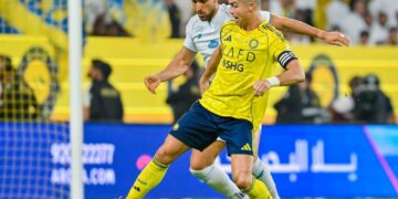 العالمي يضرب الخمسة