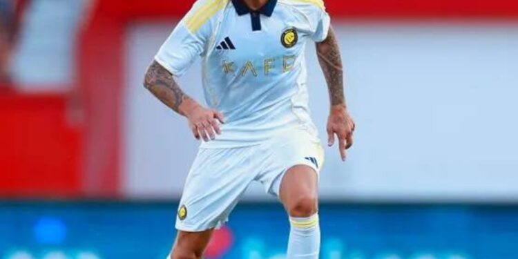 مارتينيز
يصدم النصر بغياب طويل